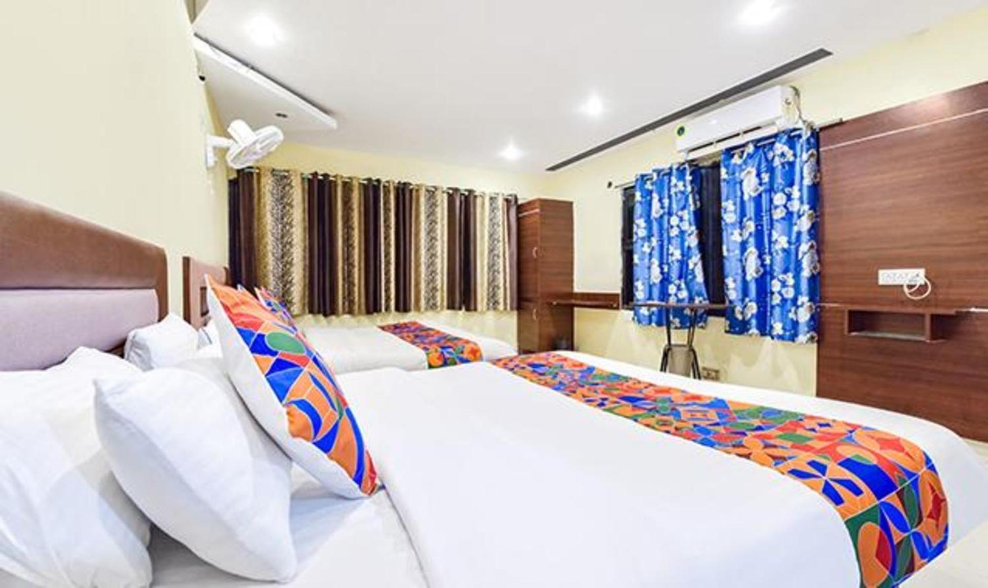 Fabexpress Poonam Palace Αχμπανταμπάντ Εξωτερικό φωτογραφία